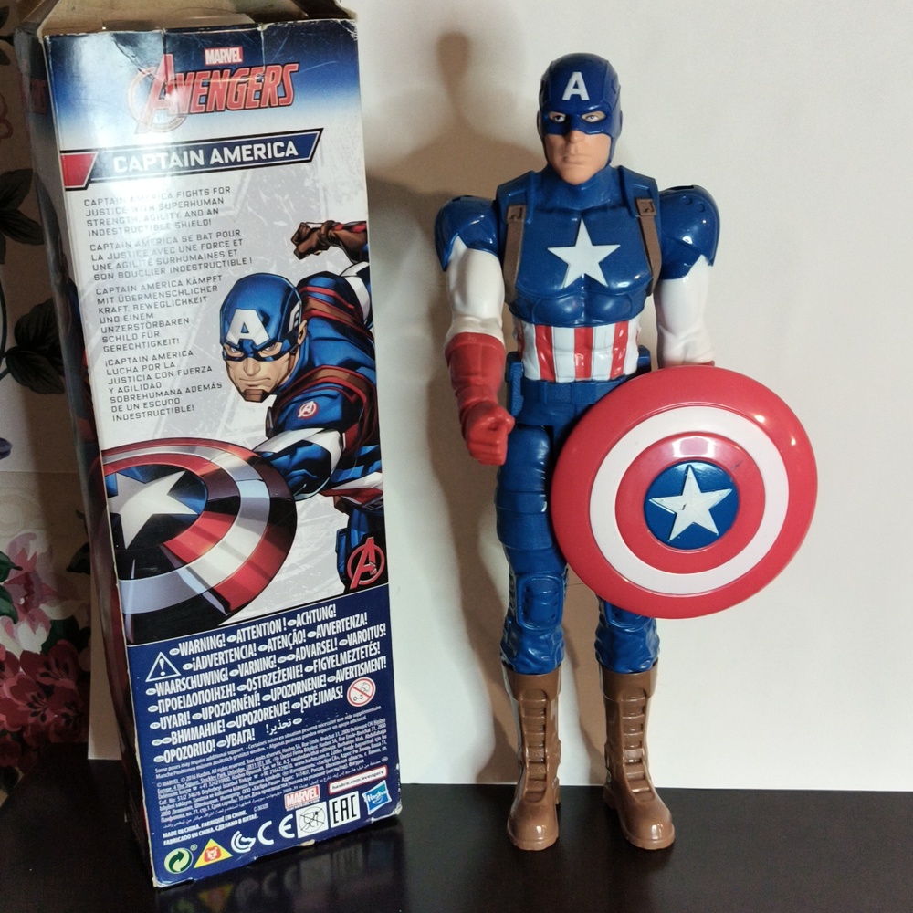 MARVEL AVENGERS 2016 HASBRO CAPTAIN AMERICA WITH BOX